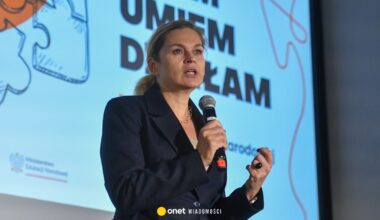 Dworek z "Willi plus" wystawiony na sprzedaż. Szefowa MEN już zawiadomiła prokuraturę