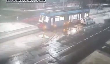 Policyjny pościg ulicami Wrocławia. Uciekinierzy doprowadzili do poważnego wypadku - Bieżące informacje