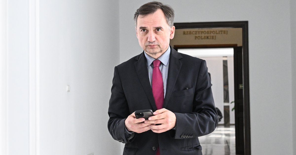 Gdzie przebywa Zbigniew Ziobro? "Sam będzie informować" - Onet