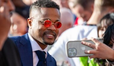 Patrice Evra (z lewej) z autorami wywiadu: Jarosławem Kolińskim i Radosławem Majdanem