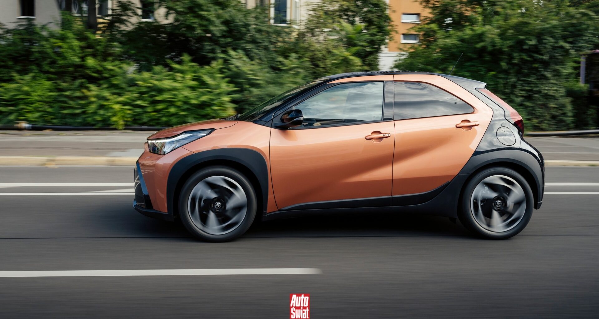 Nowa Toyota Aygo X w Polsce. Miejski crossover z pełną hybrydą zaskakuje ceną