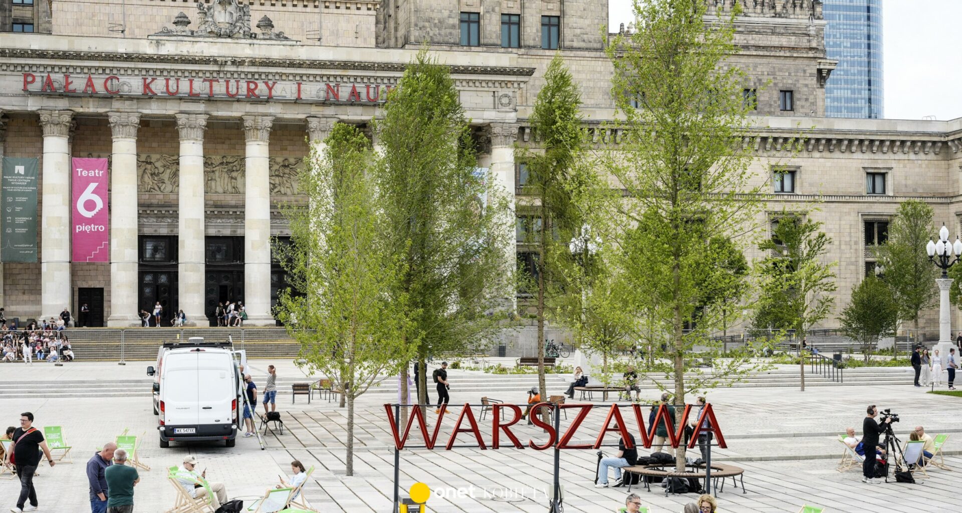 Park Świętokrzyski w Warszawie pod kontrolą młodzieży. Policja interweniuje