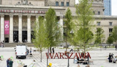 Park Świętokrzyski w Warszawie pod kontrolą młodzieży. Policja interweniuje