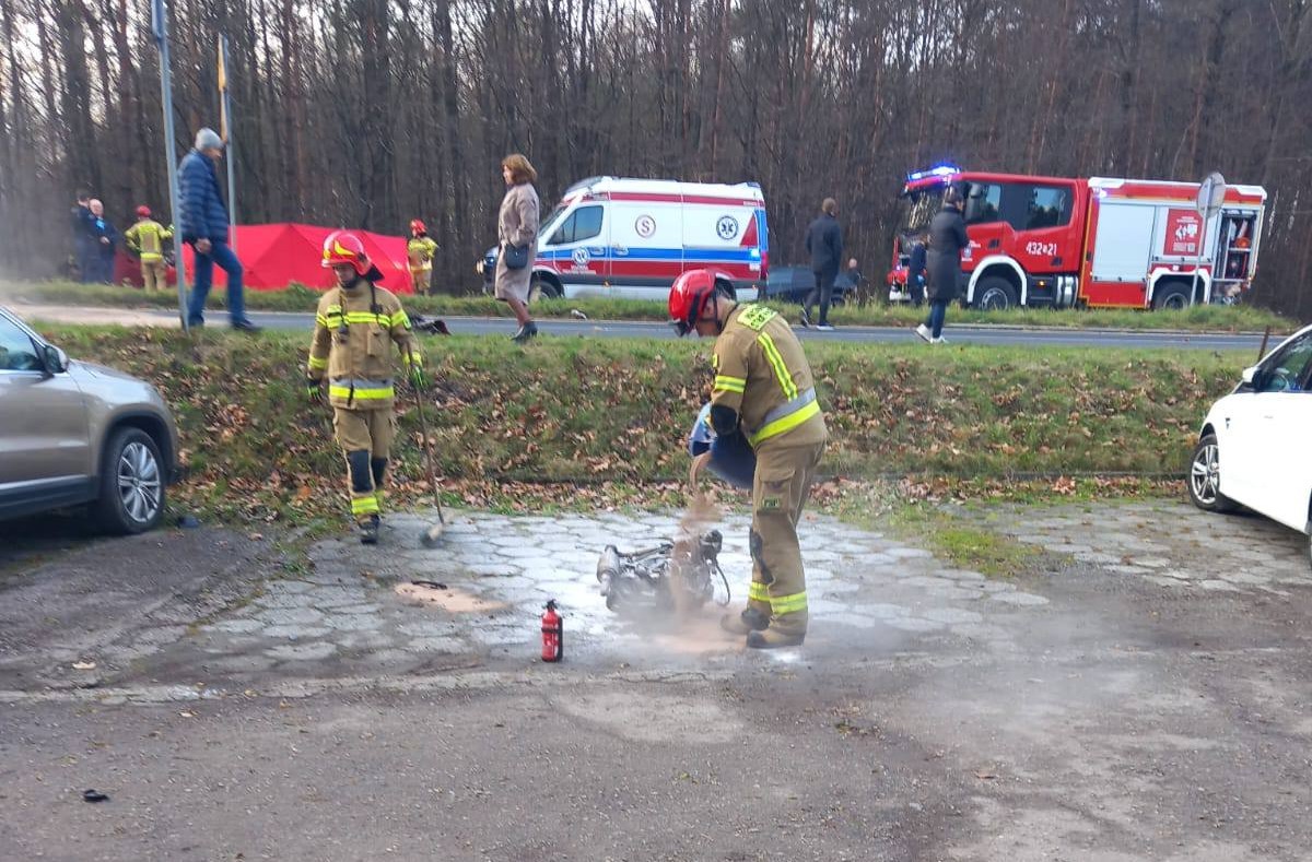 Śmiertelny wypadek na DW 941. Droga całkowicie zablokowana AKTUALIZACJA