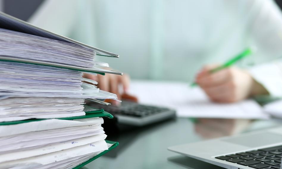 KSeF: czy czeka nas chaos? Większość firm wciąż korzysta z papierowych faktur