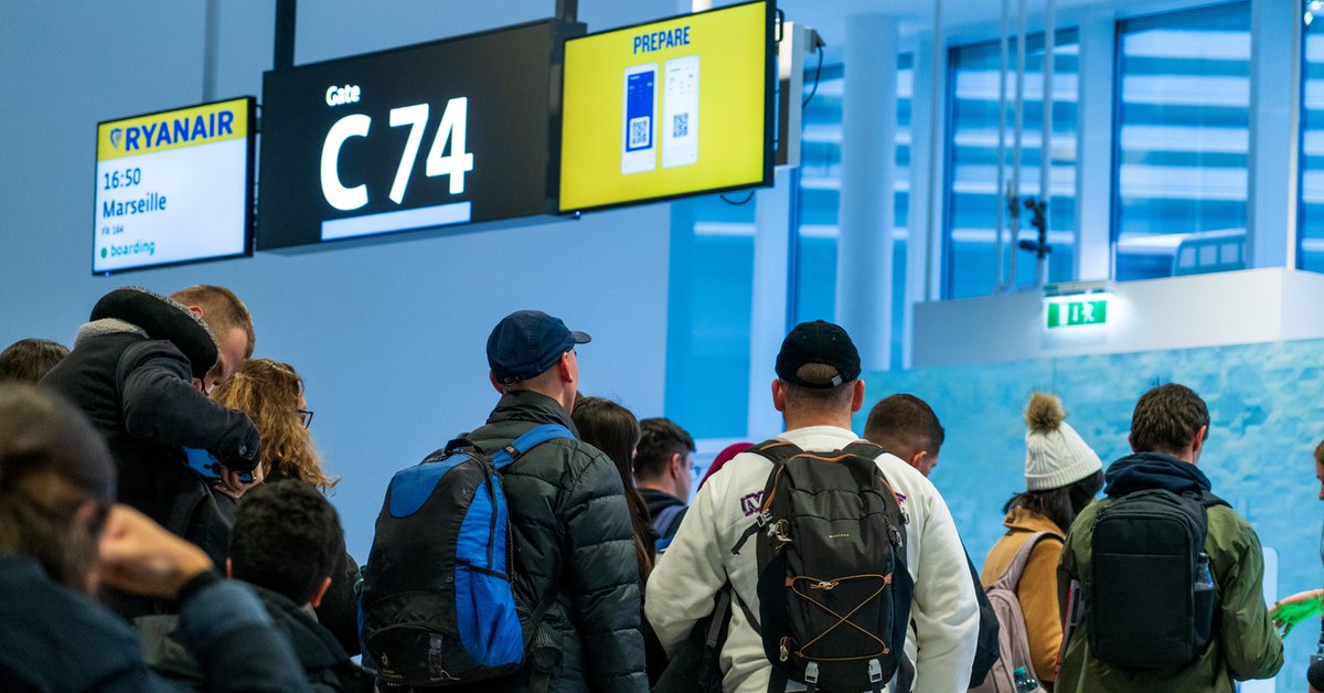 Koniec papierowych kart pokładowych w Ryanair. UOKiK informuje o podejmowaniu działań