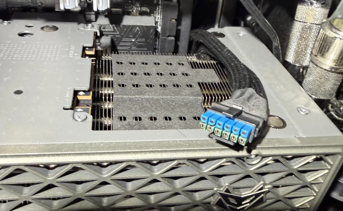 Problemy z nową wtyczką zasilania. Tym razem w Radeonie RX 9070 XT