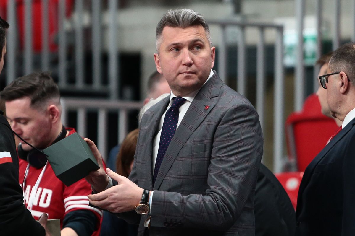 10 mln w dwa lata. Wyszło na jaw, kto hojnie wspiera Piesiewicza