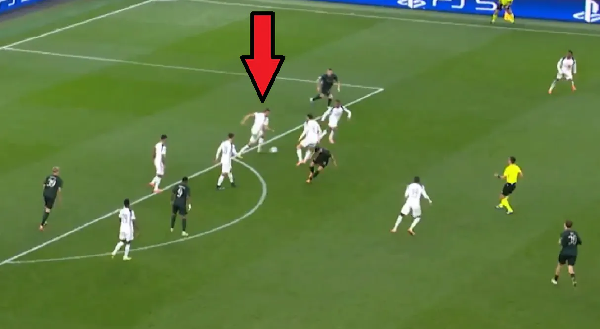 Nieprawdopodobny rajd obrońcy. Nagranie już krąży po sieci