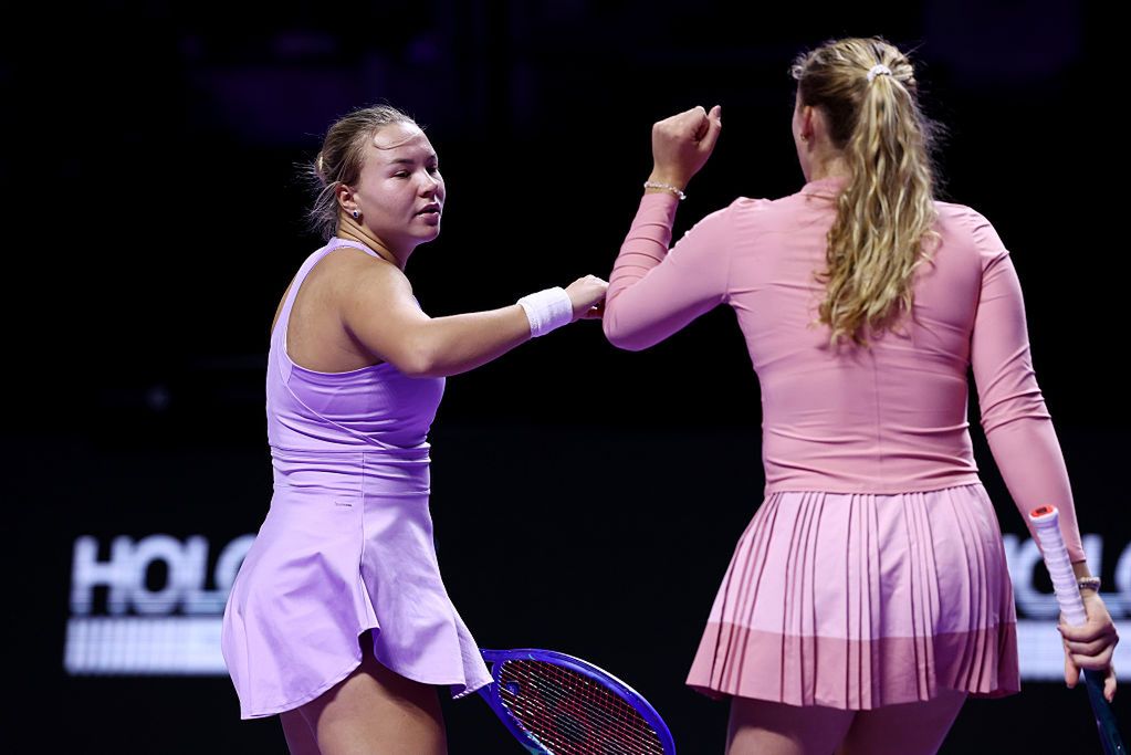 Fatalna forma Rosjanek. Porażka na pożegnanie - SportoweFakty