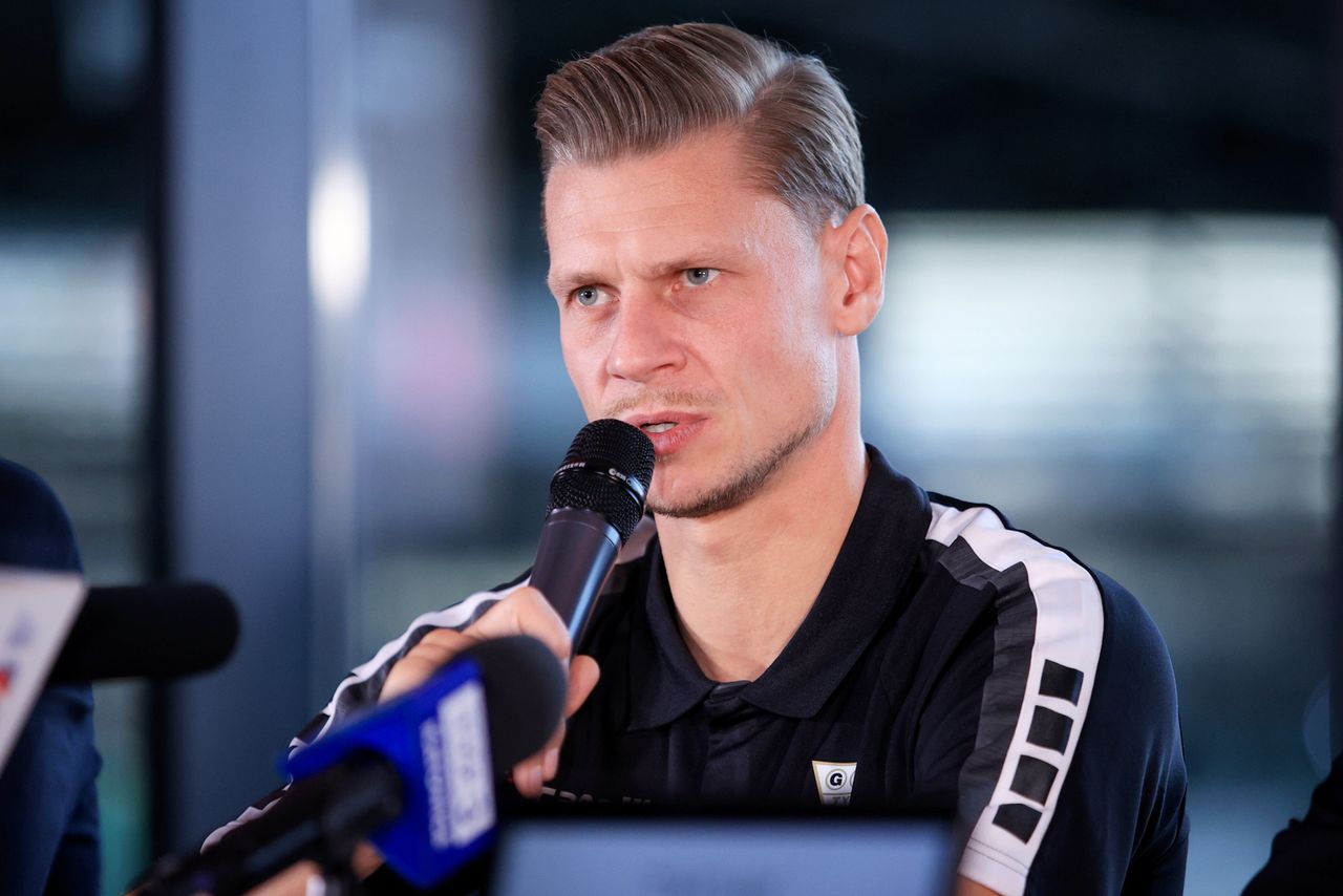 Bolesne początki Łukasza Piszczka. Jego drużyna została zmieciona z boiska - SportoweFakty