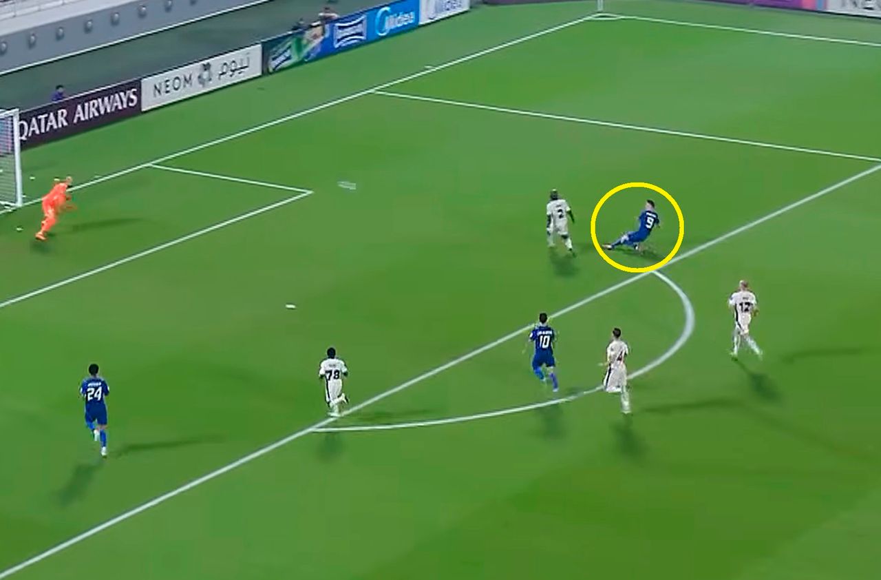 Piątek stoczył pojedynek z Benzemą. Ależ gol Polaka! [WIDEO]