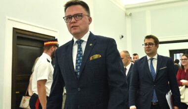 Szymon Hołownia stawi się w prokuraturze na przesłuchaniu. "Szereg dodatkowych pytań"