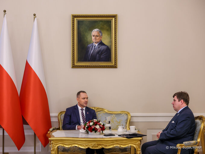 Prezydent RP Karol Nawrocki i red. naczelny DoRzeczy.pl Karol Gac