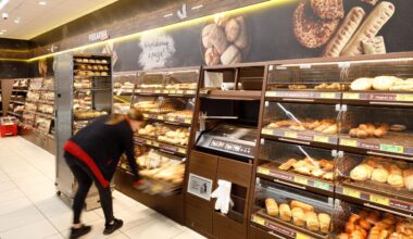 Rekordowe 120 mln złotych na świąteczne prezenty dla pracowników Biedronki. Co znajdą w paczkach?