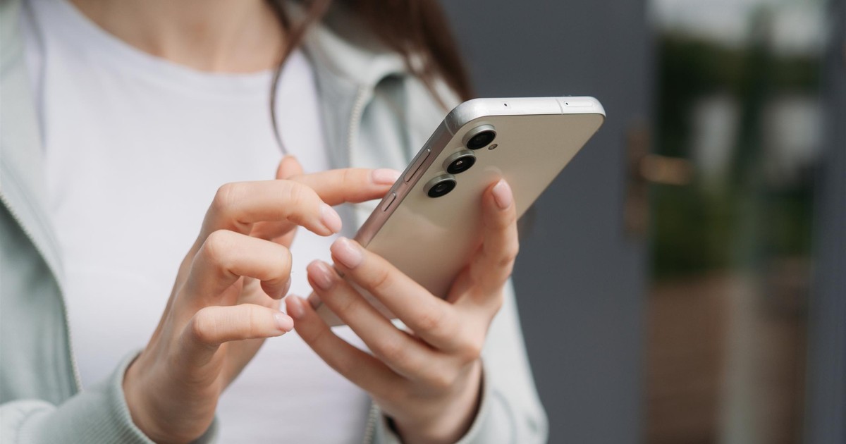 Awaria sieci Play. Klienci w całej Polsce zgłaszają problemy z połączeniami i zasięgiem