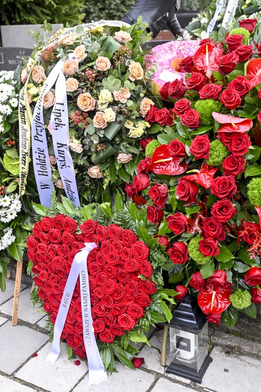 Grób rapera Pono chwilę po pogrzebie