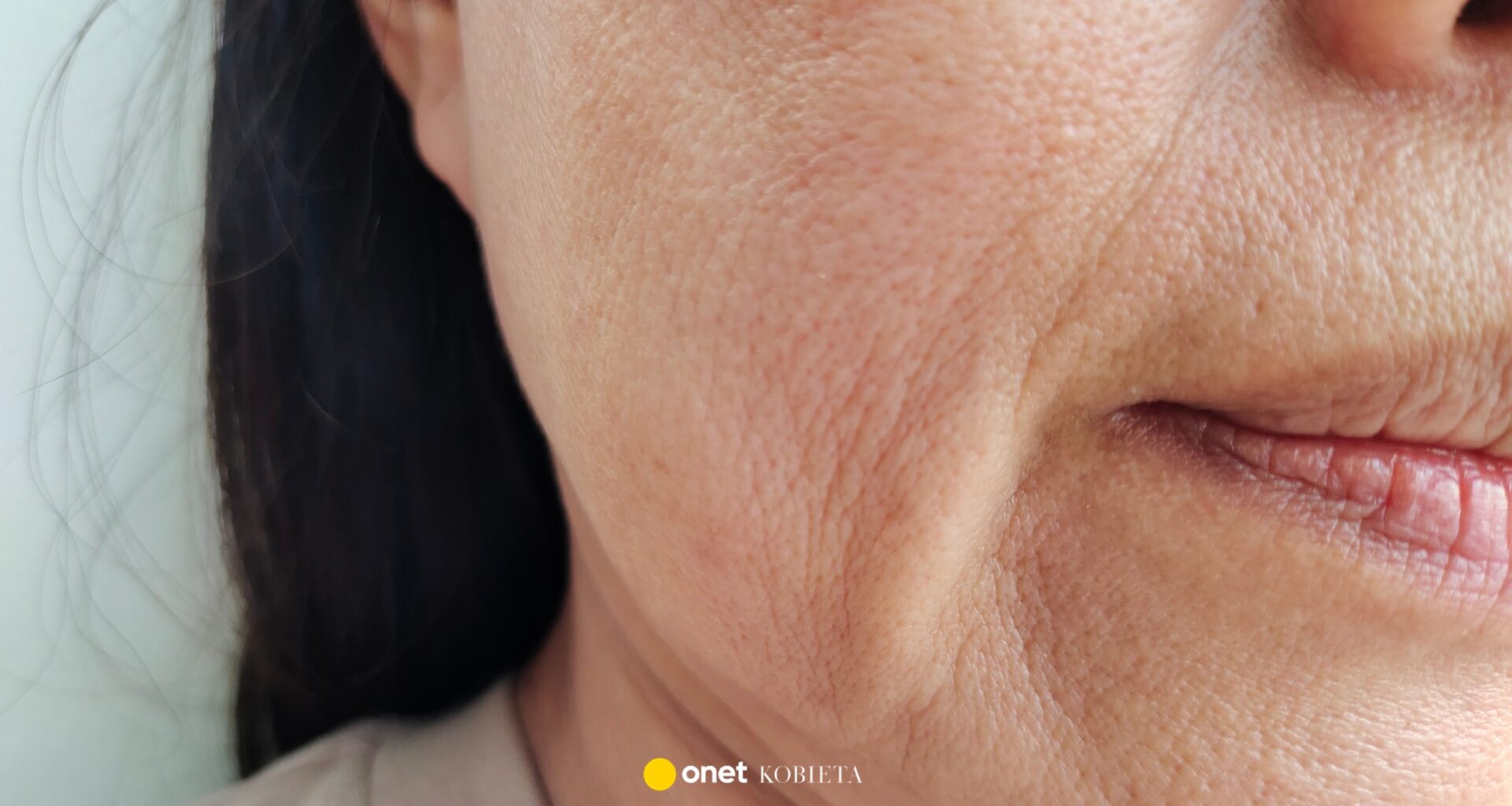 Koniec z wiotką skórą! Ten krem genialnie odmładza, nawilża i modeluje owal twarzy. Hit