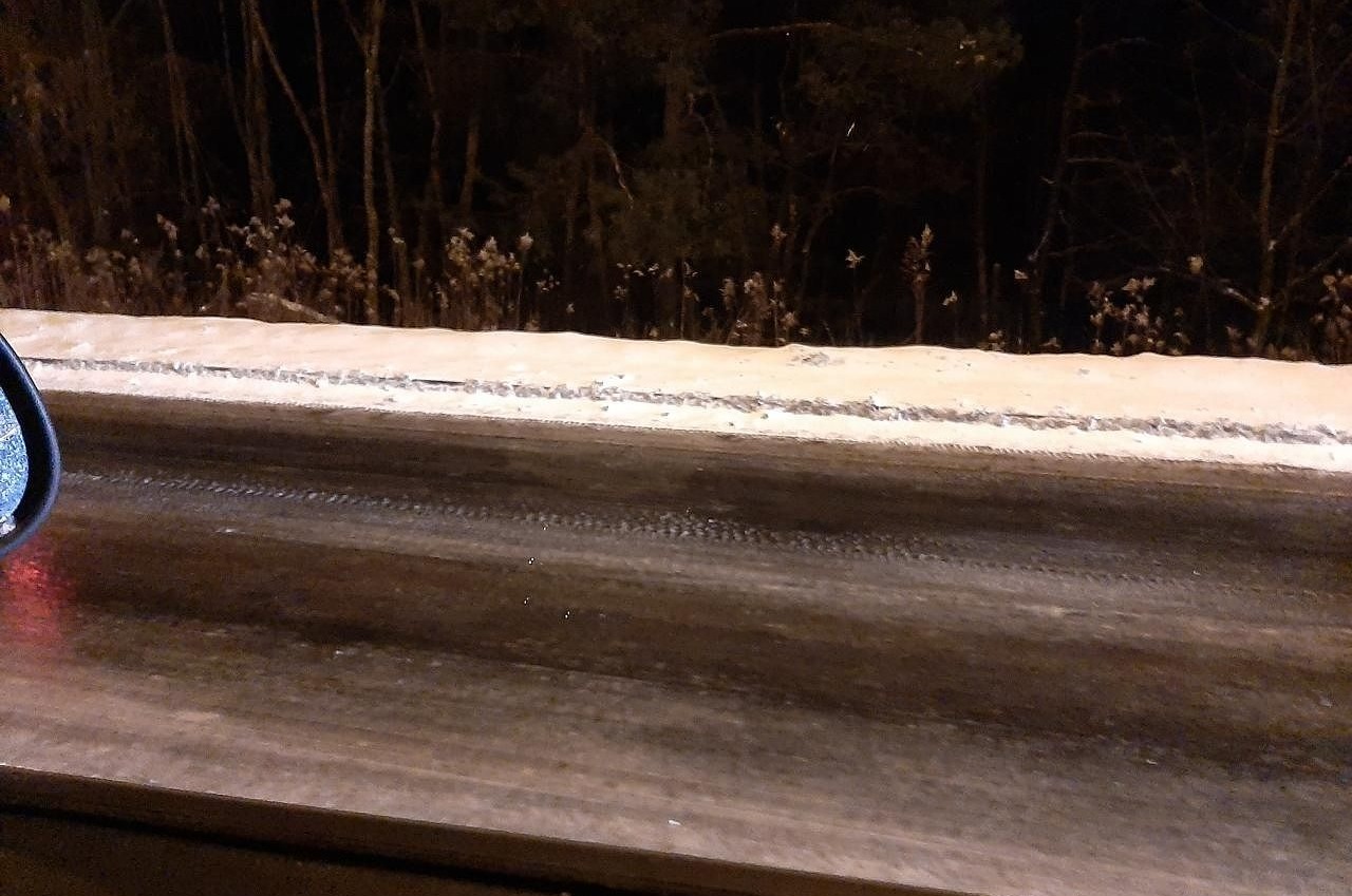 Jest śnieg, ale to dopiero przedsmak tego, co czeka nas w tym tygodniu. Warunki na drogach mogą być fatalne