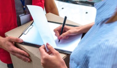 Oszustwo na paczkę za pobraniem. Jak nie dać się nabrać? Policja ostrzega