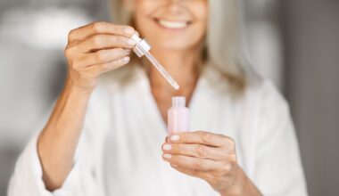 Ten krem to HIT 60-latek. Kosztuje mniej niż jagodzianka, a porządnie usuwa zmarszczki