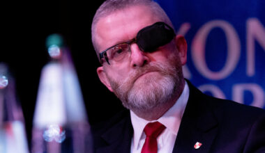 "Konfederacja siadła nad brzegiem rzeki". A Braun? "Ma zawsze jedną kartę więcej"