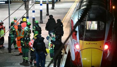 Służby przy pociągu, w którym doszło do ataku