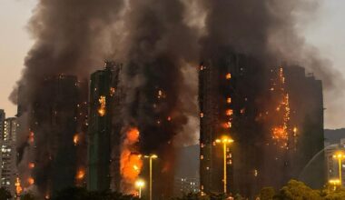 Ogromny pożar wieżowców w Hongkongu. Są ofiary śmiertelne - Onet