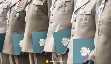 Skandal na kursach generalskich. "Wojsko chce rywalizować z kabaretami"