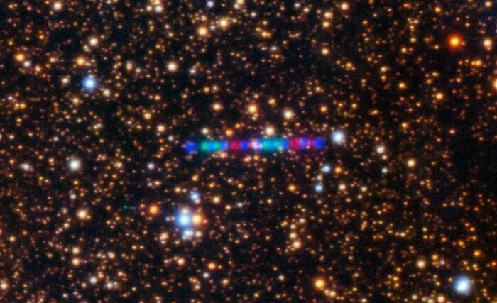 3I/ATLAS przelatuje przez gęste pole gwiazdowe na zdjęciu wykonanym przez teleskop Gemini North