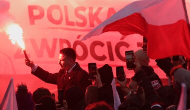 Mentzen będzie ścigany za odpalenie racy na Marszu Niepodległości