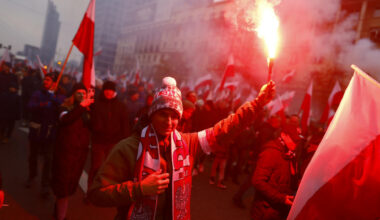 Dlatego Kaczyński idzie na Marsz Niepodległości. "Gardzi racami, ale nie może odpuścić"
