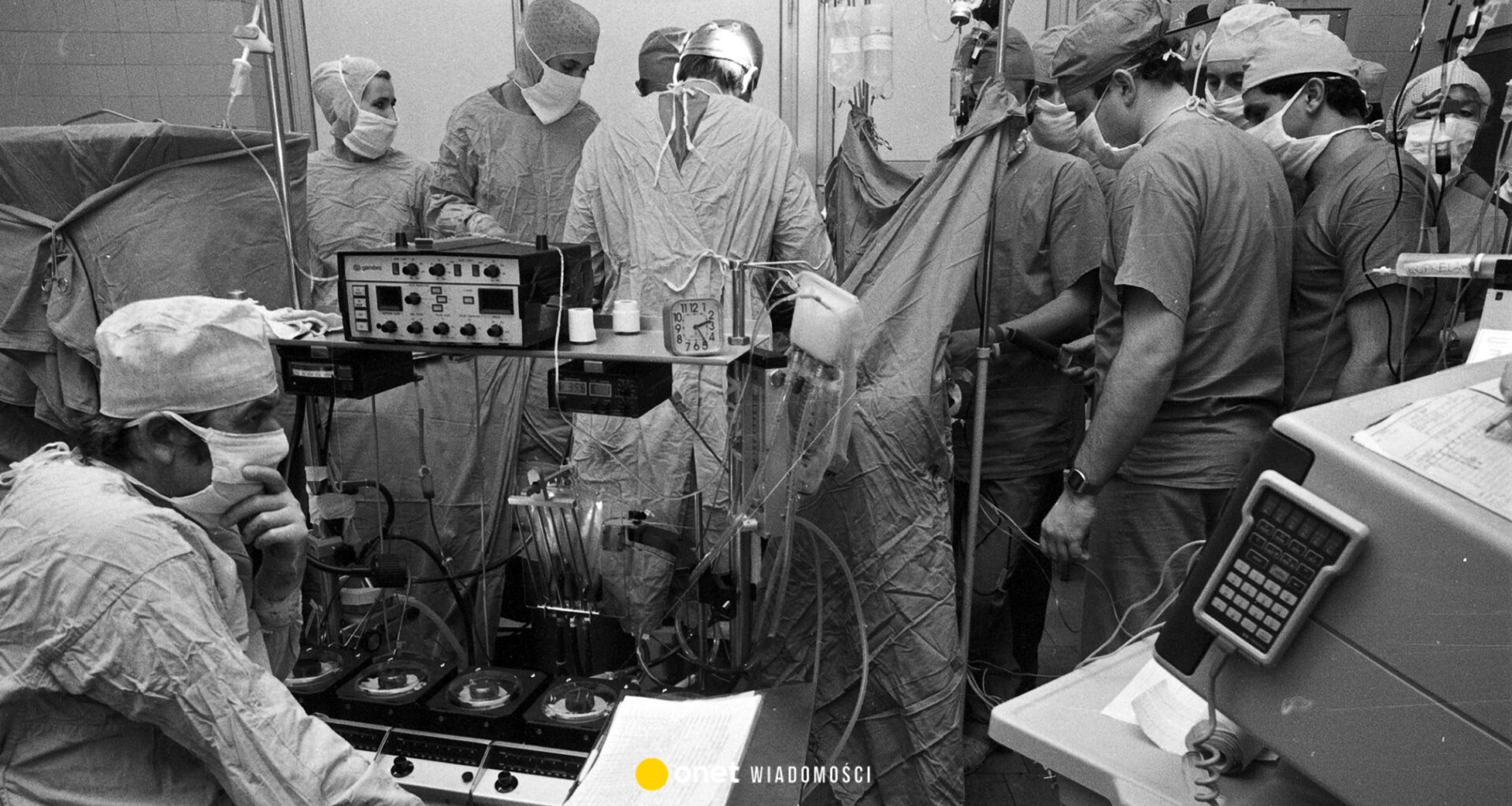 to nie były ręce chirurga. Raczej boksera