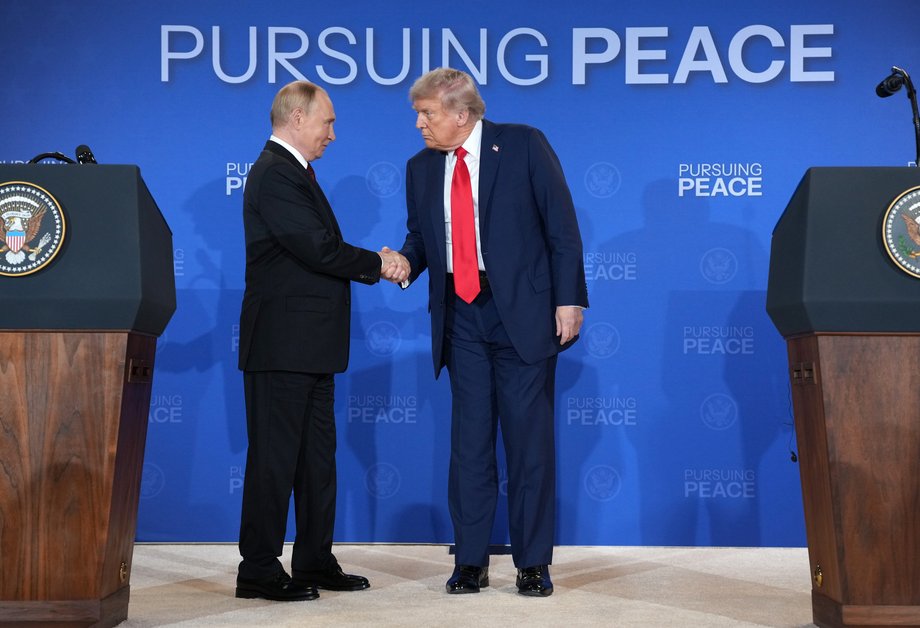 Donald Trump i Władimir Putin na spotkaniu na Alasce