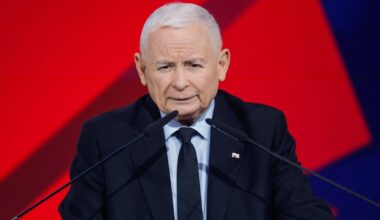 Jarosław Kaczyński zapowiada nową kampanię. "Żeby społeczeństwo wiedziało" - Onet