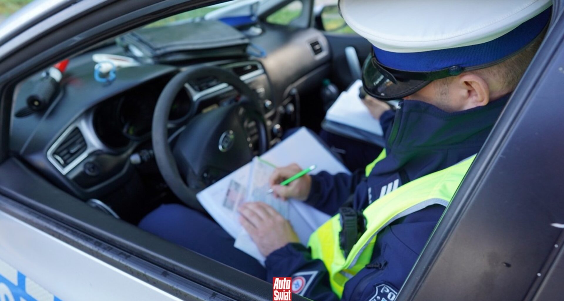 mObywatel dostanie nową funkcję. Mandaty z fotoradarów i odcinkowych pomiarów prędkości