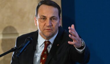 Sikorski odpowiada posłowi PiS i Republice. "Putinowi i wam to się nie podoba"