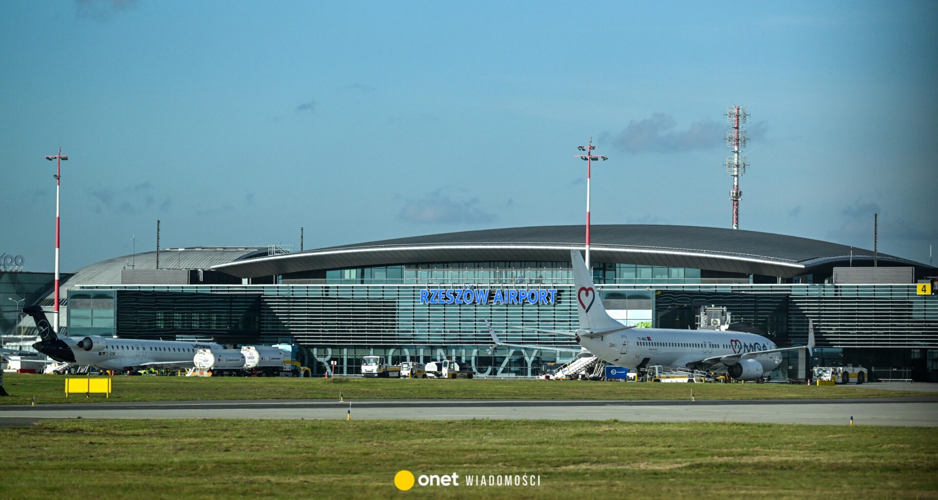 Dwa lotniska w Polsce zamknięte po ataku Rosji na Ukrainę