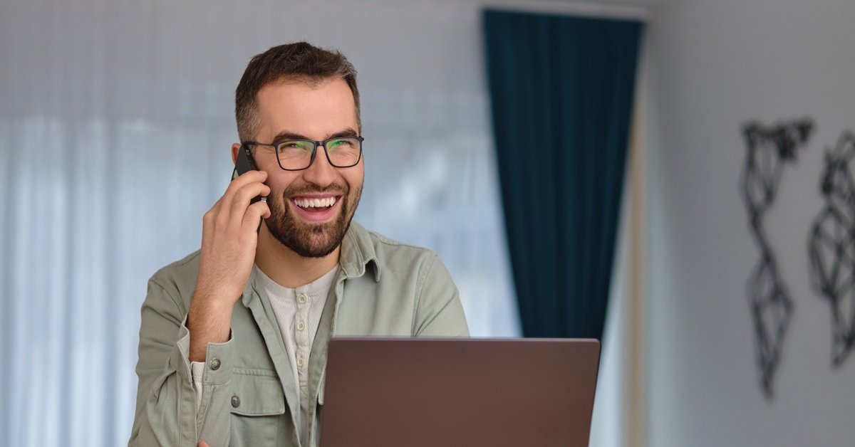 Ten flagowy smartfon kosztuje 900 zł taniej z okazji Black Friday! To jeden z topowych telefonów 2025 roku