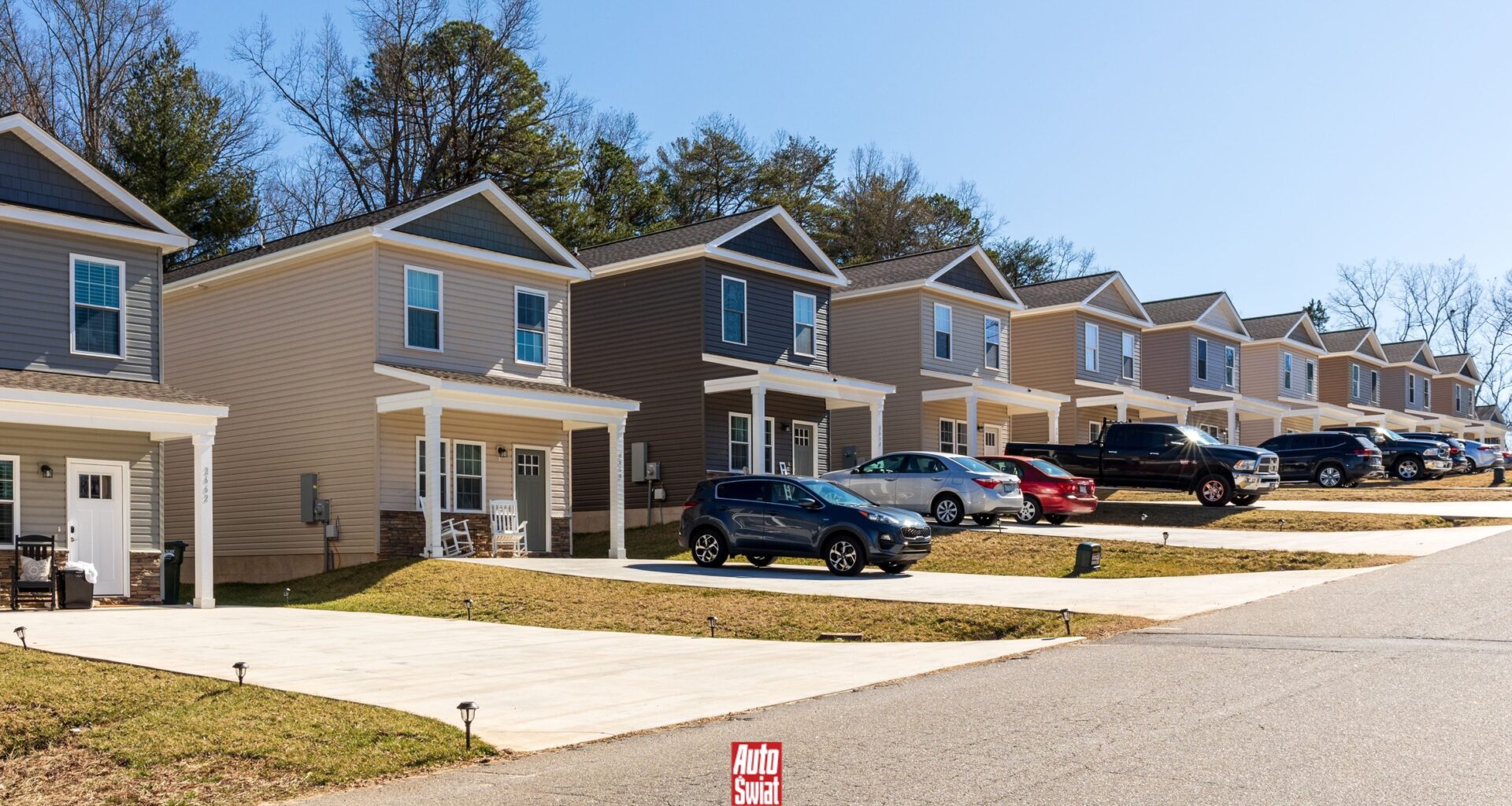 Kara za parkowanie na własnym podjeździe. Para dostała ogromną karę. Przyczyną prawo