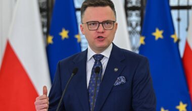 Hołownia nie mówi "do widzenia". Lista chętnych na lidera Polski 2050 się wydłuża