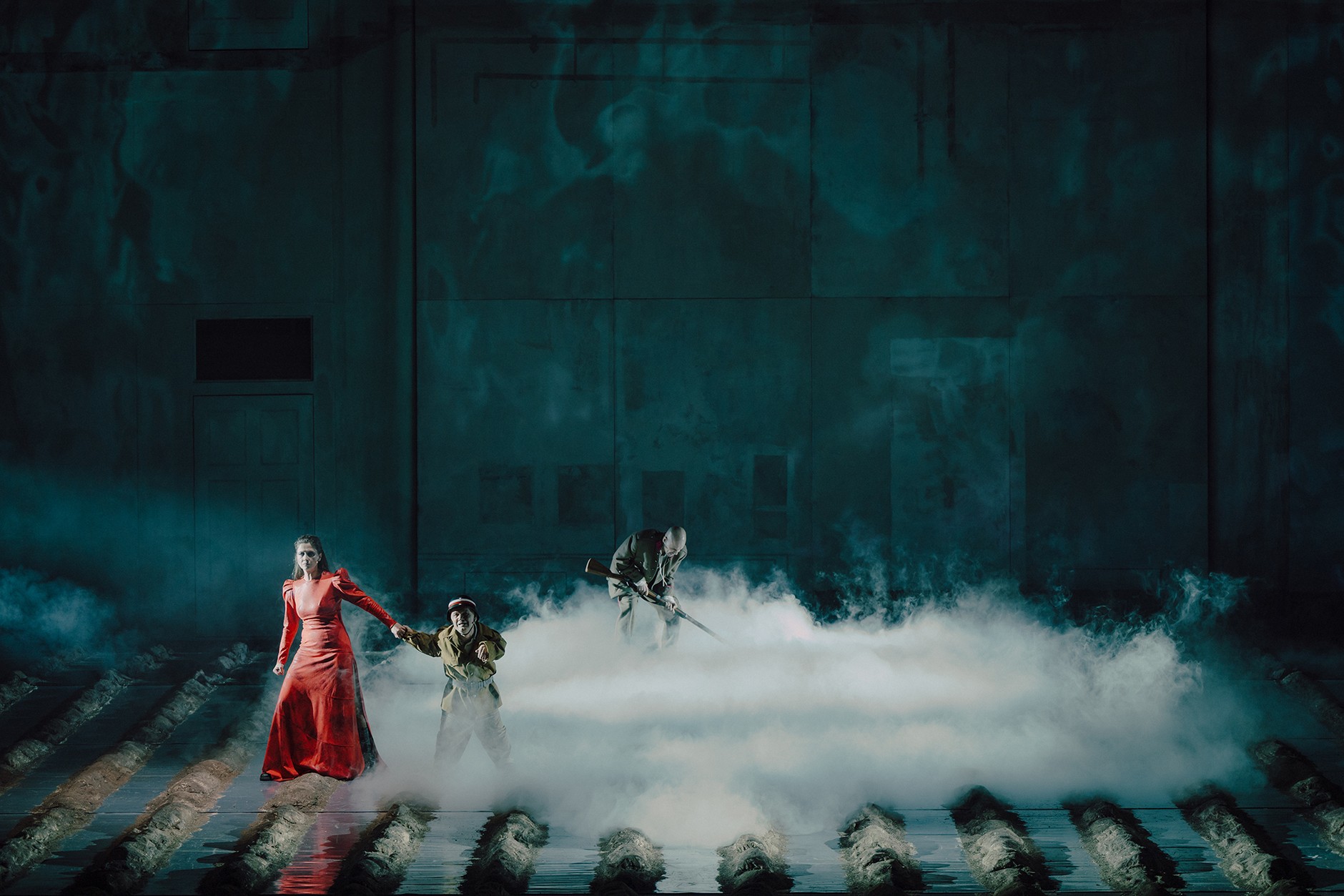 "Termopile polskie", reż. Jan Klata, Teatr Narodowy w Warszawie, na zdjęciu Anna Grycewicz i Arkadiusz Pyć