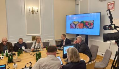 „Autyzm to zatrucie mózgu” – czyli prof. Cichosz bryluje w Sejmie - OKO.press