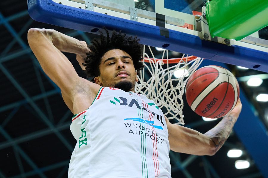 Rzutami wolnymi po zwycięstwo. Śląsk pokonał Hamburg. Świetny występ Urbaniaka!