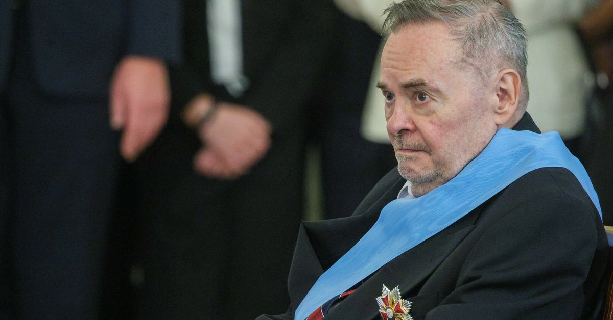 Prezydent Karol Nawrocki wręczył Order Orła Białego Waldemarowi Łysiakowi