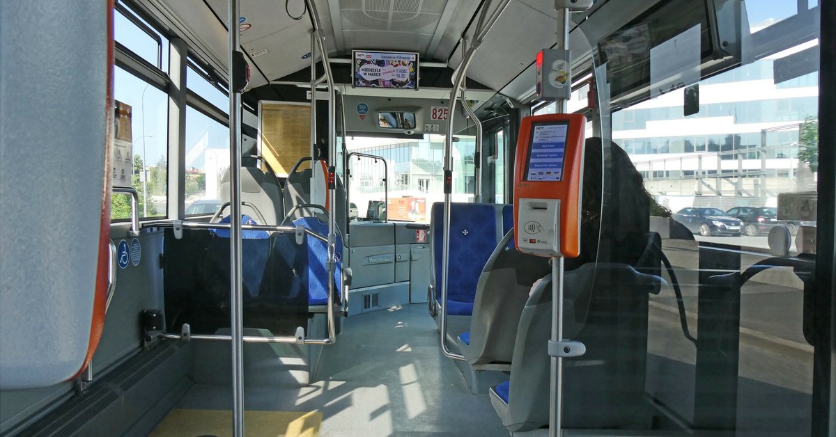 Napastował nastolatkę w autobusie. Policja apeluje do kobiet na Podkarpaciu - Onet