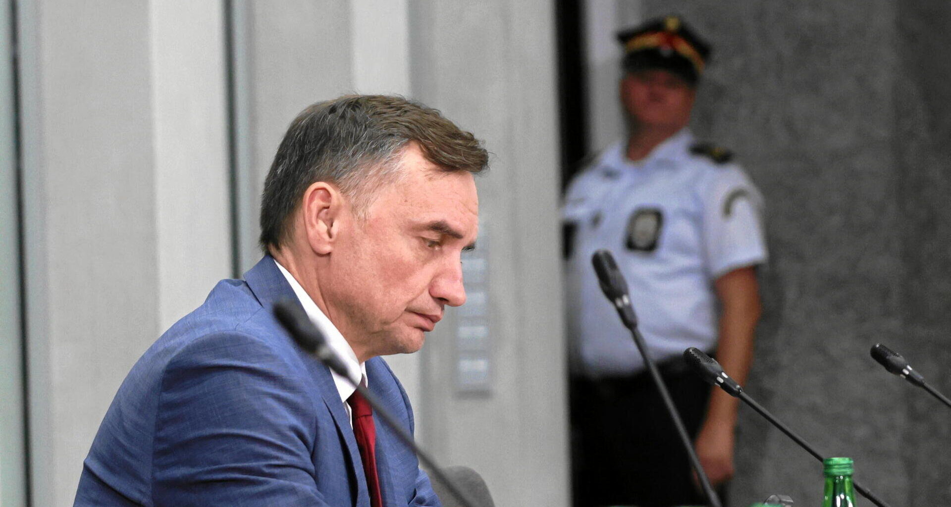 Komisja zajmie się immunitetem Ziobry. "Kiedyś skończyło się dewastacją pomieszczenia"