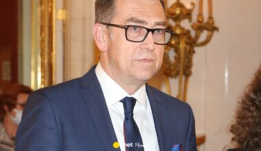 Mówiono, że zostawił żonę w chorobie. Maciej Orłoś reaguje na pomówienia