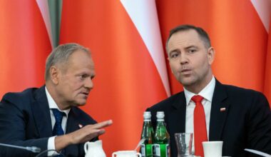 Polacy ocenili współpracę Karola Nawrockiego z Donaldem Tuskiem. Nowy sondaż - Onet