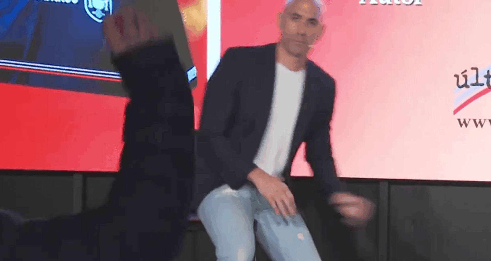 Luis Rubiales zaatakowany na konferencji. Obrzucono go jajkami